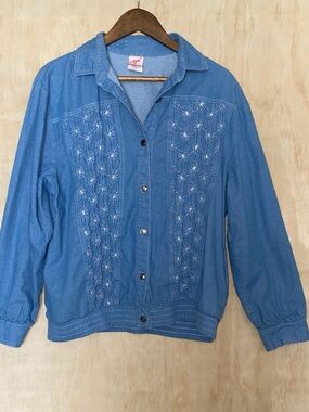 Vintage | gw Classic Light Blue Embroidered Jean Jacket - Unbranded
